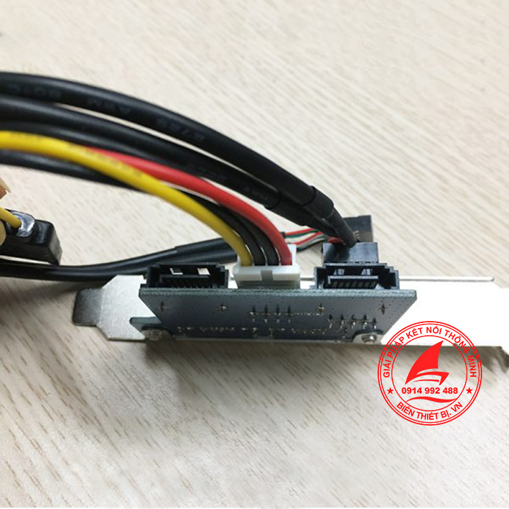 Card eSATAp giao tiếp bao gồm USB và eSATA cho máy tính