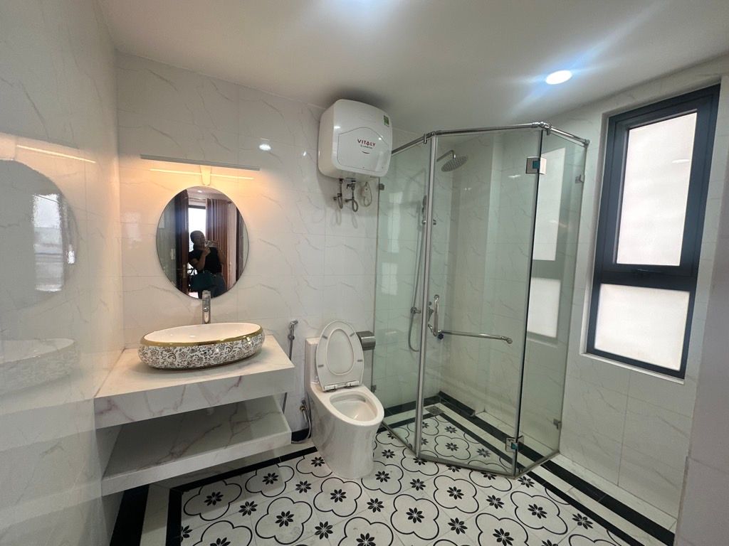 BÁN NHÀ ĐƯỜNG NGUYỄN VĂN LINH THẠCH BÀN LONG BIÊN HÀ NỘI 55M x 6 TẦNG THANG MÁY GIÁ 11.8 TỶ