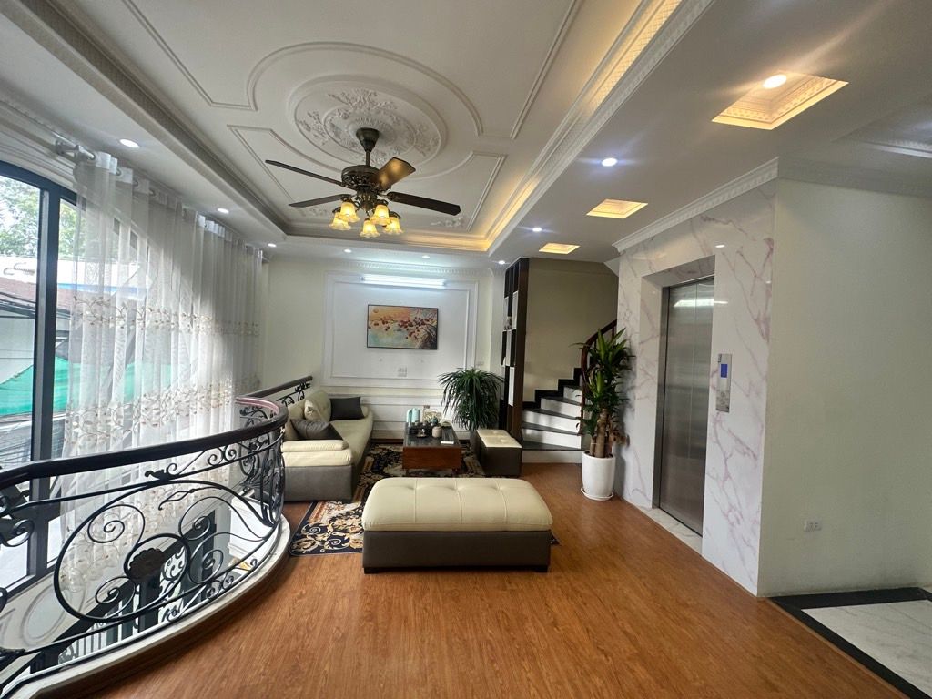 BÁN NHÀ ĐƯỜNG NGUYỄN VĂN LINH THẠCH BÀN LONG BIÊN HÀ NỘI 55M x 6 TẦNG THANG MÁY GIÁ 11.8 TỶ