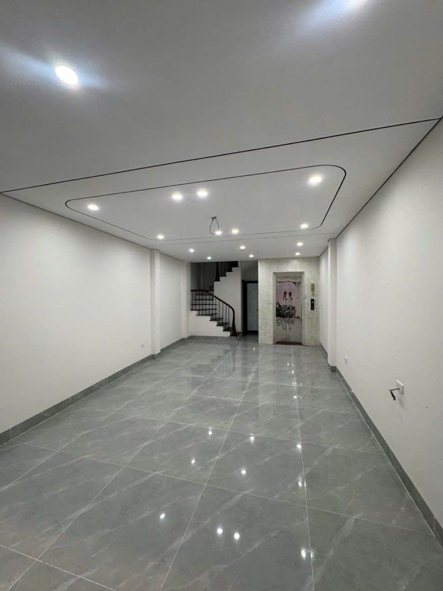 BÁN NHÀ PHỐ NGỌC TRÌ - CỔ LINH, LONG BIÊN, HÀ NỘI - 5 TẦNG, THANG MÁY