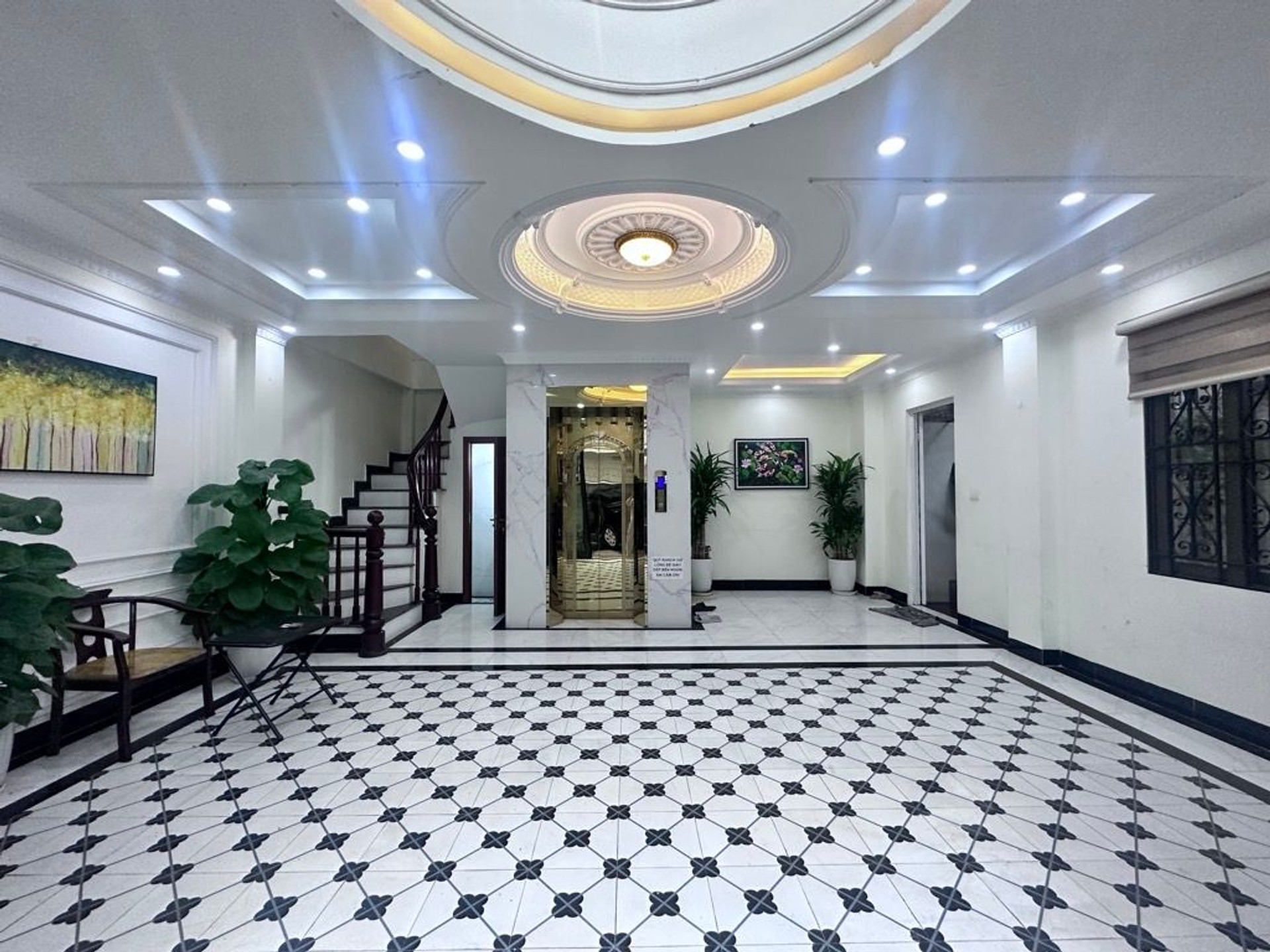 BÁN NHÀ ĐƯỜNG NGUYỄN VĂN LINH THẠCH BÀN LONG BIÊN HÀ NỘI 55M x 6 TẦNG THANG MÁY GIÁ 11.8 TỶ