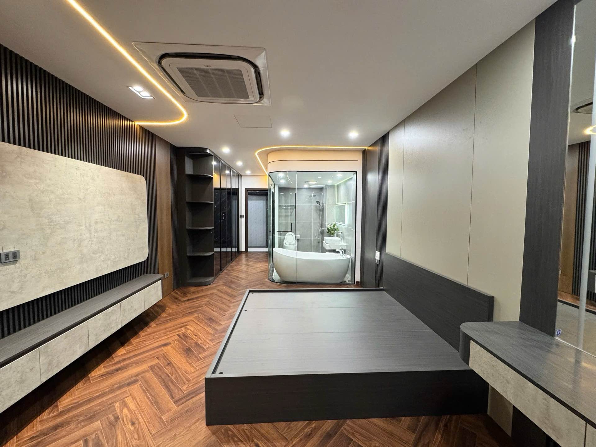 NHÀ PHỐ TRẠM CỔ LINH, LONG BIÊN, HÀ NỘI – 7 TẦNG, 23.6 TỶ