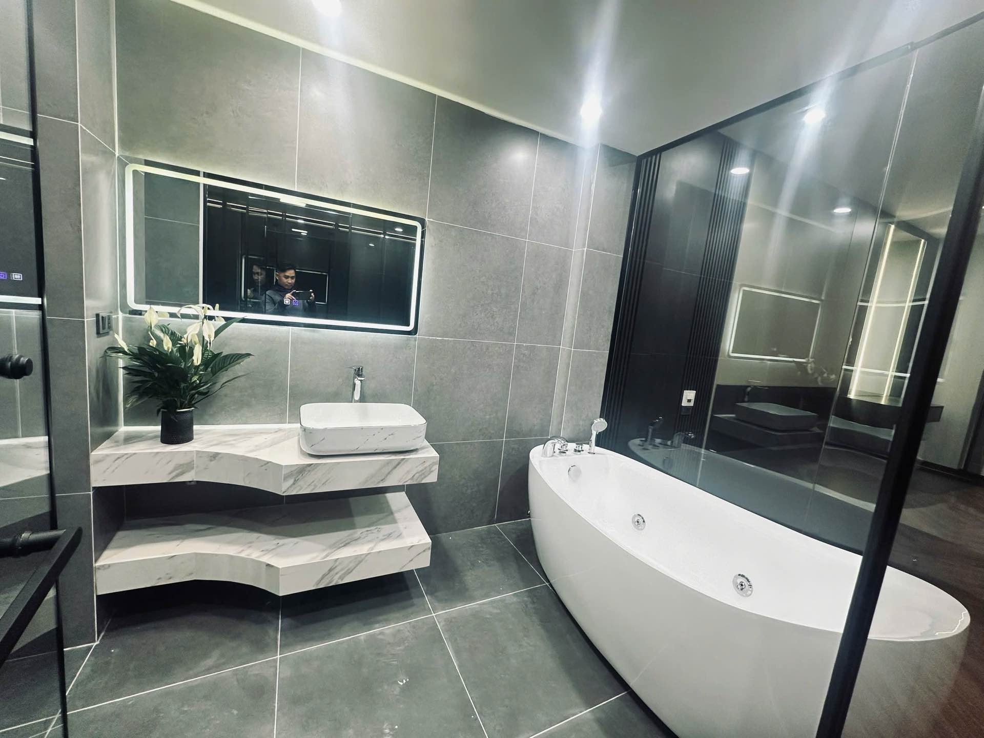 Gần ngay cầu Vĩnh Tuy và AEON Mall Long Biên